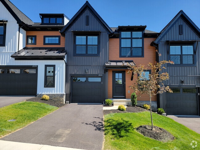 Building Photo - 2133 S Autumn Chase Dr