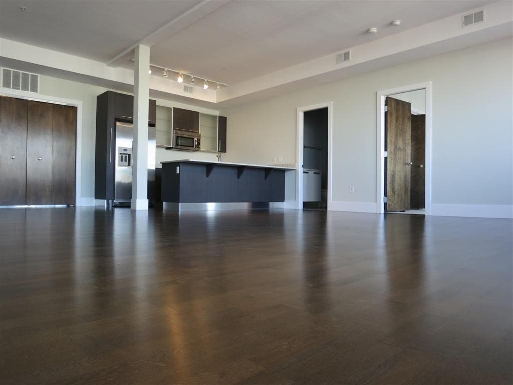 Foto principal - 154 W 2nd St