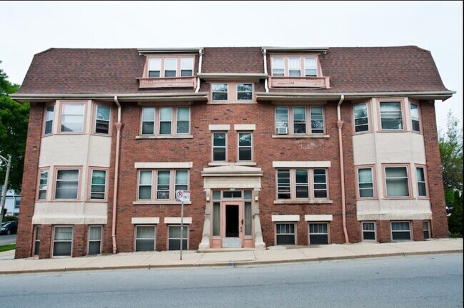 Foto del edificio - 1704 E Locust St