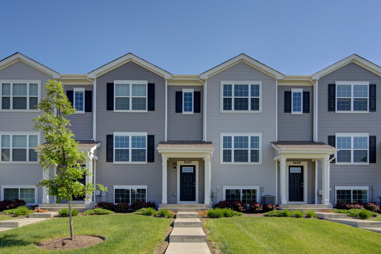 2447 Upland Rd, Pingree Grove, IL 60140 Townhome Rentals in Pingree