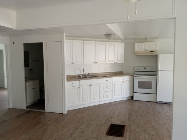 Building Photo - 4208 Deeson Rd