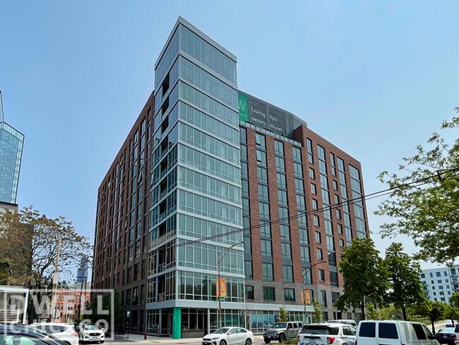 Building Photo - 710 N Aberdeen St