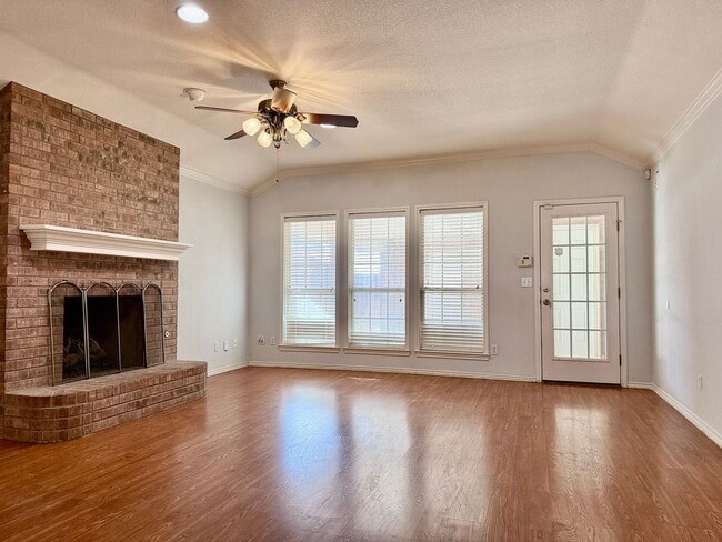 Foto del edificio - For Rent