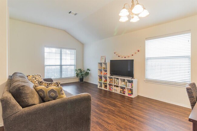 Building Photo - 1213 Rainbow Cove