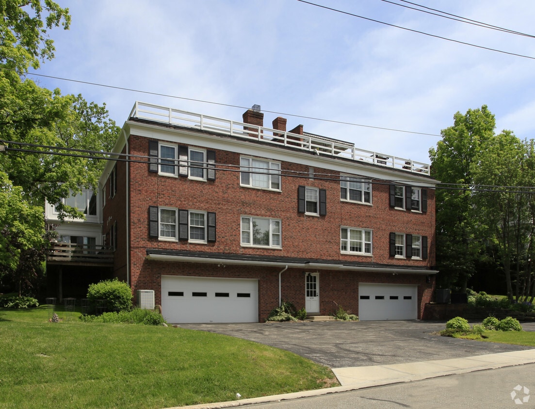 Canterbury Villa Apts Apartments - Beachwood, OH | Apartments.com