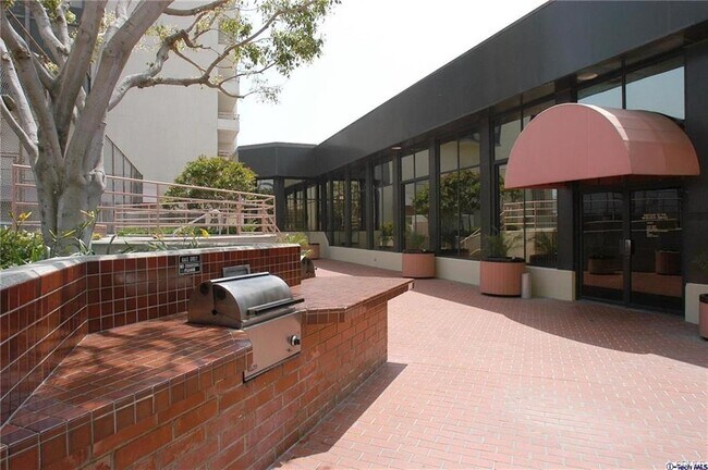 BBQ area - 343 Pioneer Dr