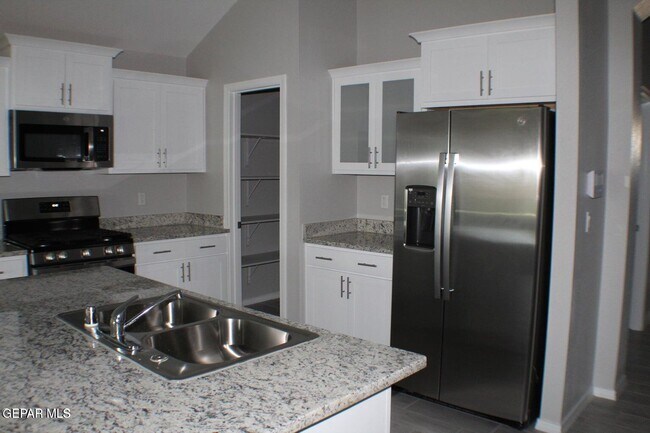 Foto del edificio - 1014 Rebeca Wy