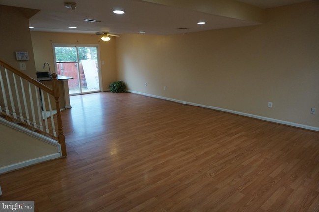 Building Photo - 14799 Tamarack Pl