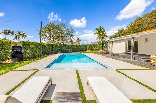 Building Photo - 172 Bentley Dr