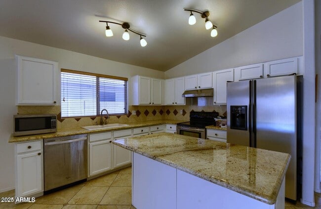 Foto del edificio - 2897 E Terrace Ave