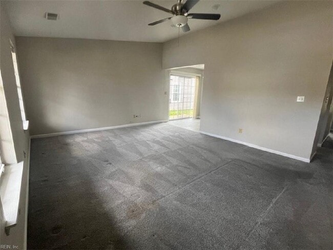 Building Photo - 4005 Rainbow Dr