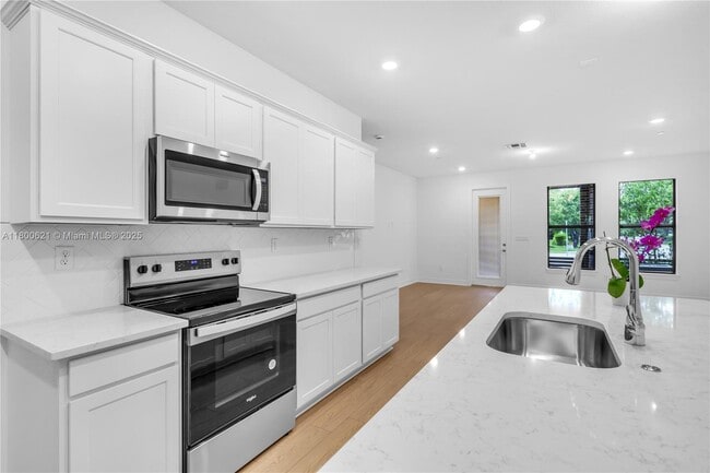 Building Photo - 8353 NW 7th Pl