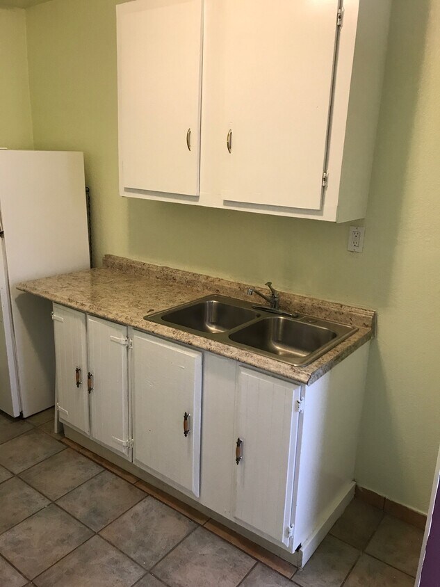 Foto principal - 204 Riverside Ave