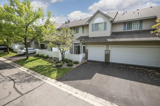 Building Photo - 2553 Mallard Dr