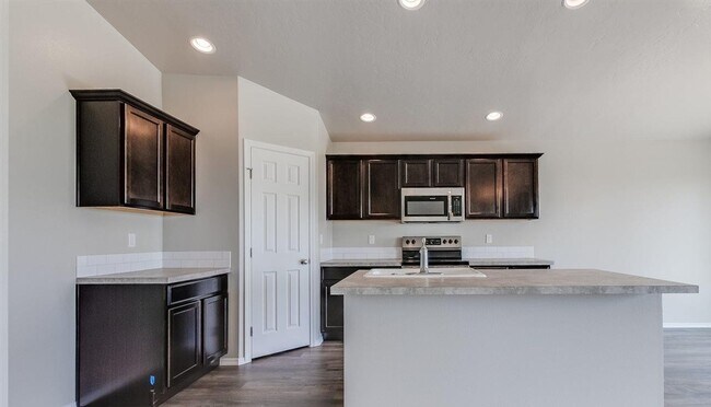 Building Photo - Coming Soon !!! Great location, 3 bedroom ...