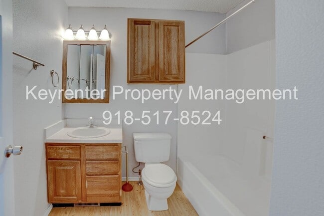 Foto del edificio - Beautiful 3 Bedroom, 2.5 Bath Condo in Canterbury!