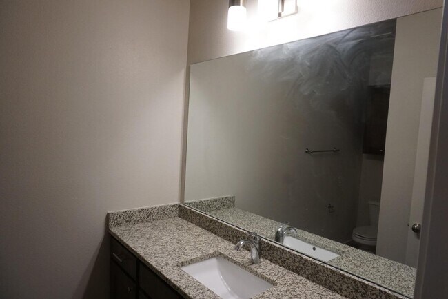 Building Photo - 10904 Abbeville Ave