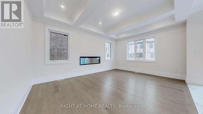 Building Photo - 7 Adario Cres