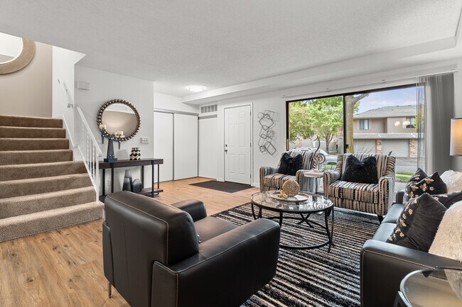 Foto del edificio - Saddlewood Park Townhomes