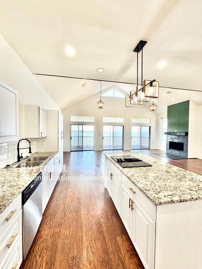 Building Photo - 11156 Windjammer Dr