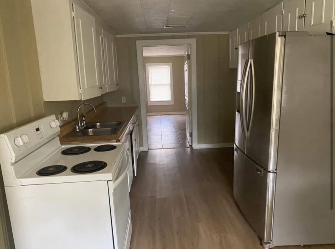 Foto del edificio - 3 Bed 1 Bath House for Rent
