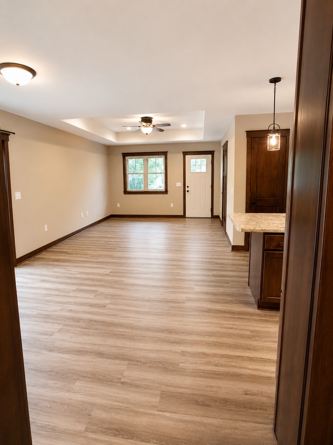 Building Photo - 3428 Riverview Dr