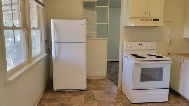 Building Photo - 2 Bedrooms, 1 Bathroom Single Family Home ...