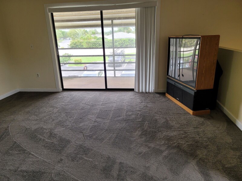 Foto del edificio - 5693 Gardens Dr