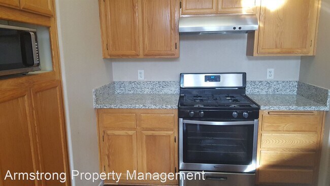 Building Photo - 3 br, 2 bath House - 1545 E. Sunnyside Avenue