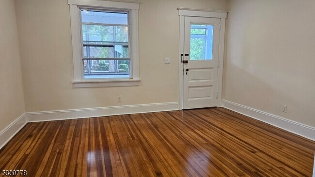 Building Photo - 22 Gates Ave