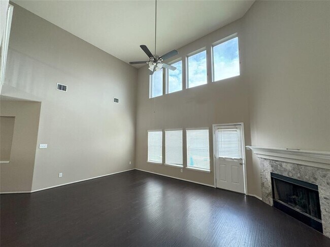 Building Photo - 5015 BridgeValley Ct