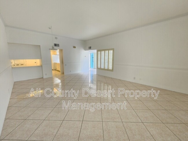 Building Photo - 1663 N Fairway Cir E