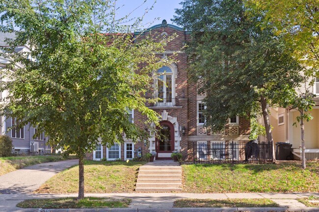 Building Photo - 2521 Garfield Ave