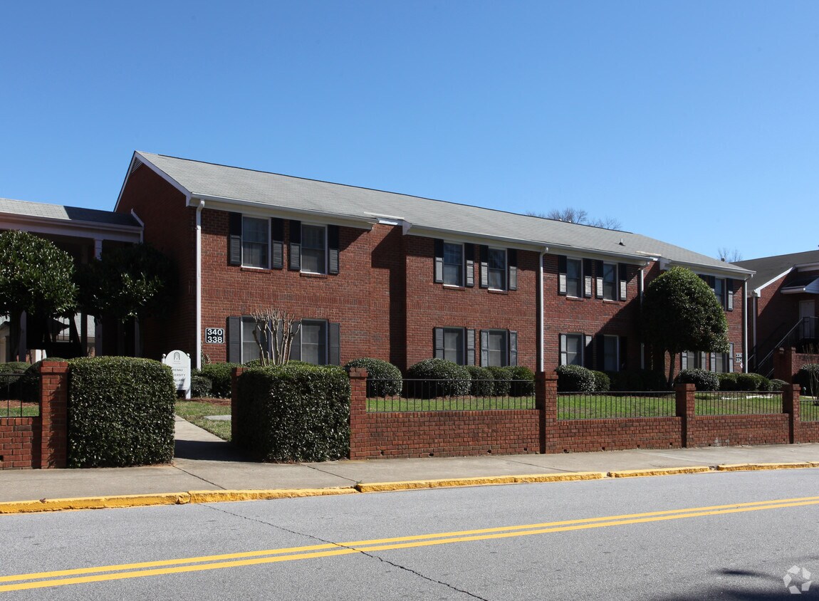 Primary Photo - 352 Boulevard