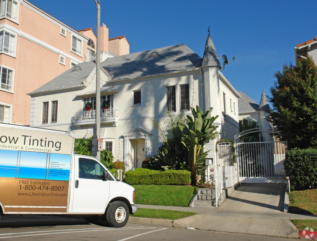 Foto del edificio - 350 S Cloverdale Ave