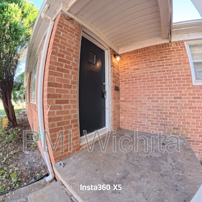 Foto del edificio - 6163 E Boston St