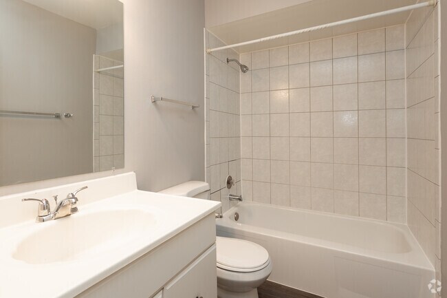 Foto del edificio - Bartlett Lakes Apartments