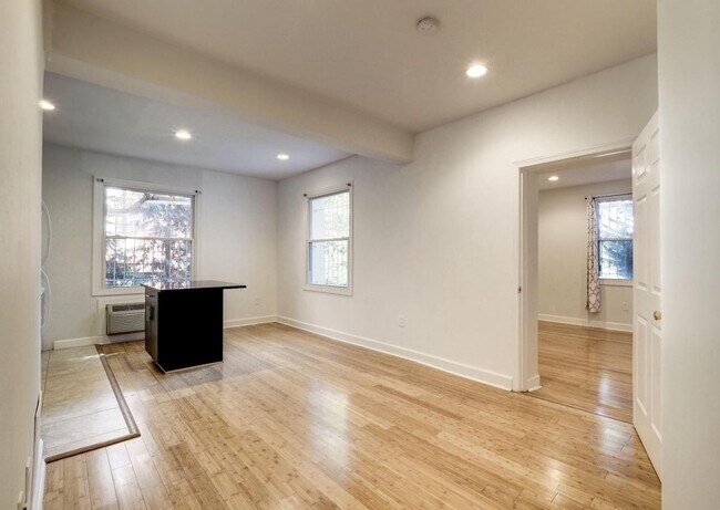Building Photo - 1416 Chapin St NW