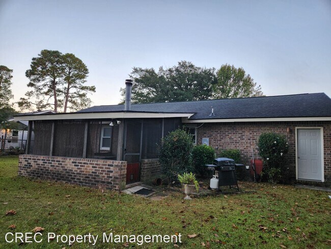 Building Photo - 2 br, 1.5 bath House - 120 Heather Drive