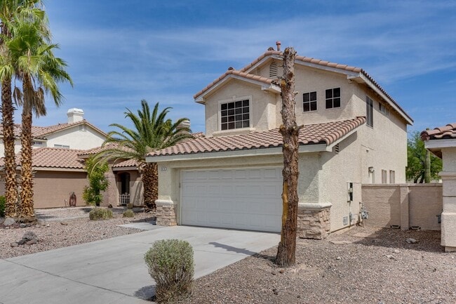 Building Photo - UPGRADED 3 BEDROOM HOME IN GREEN VALLEY