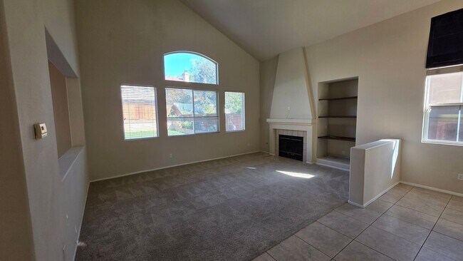 Foto del edificio - Paseo del Sol 3 bedroom