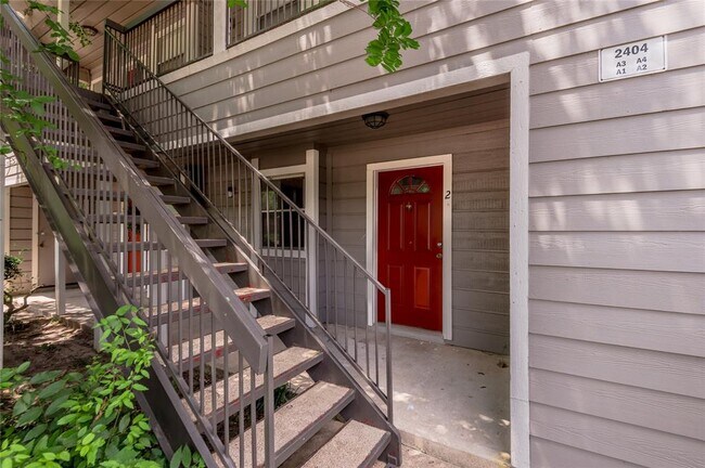 Building Photo - 2404 Sycamore Ave