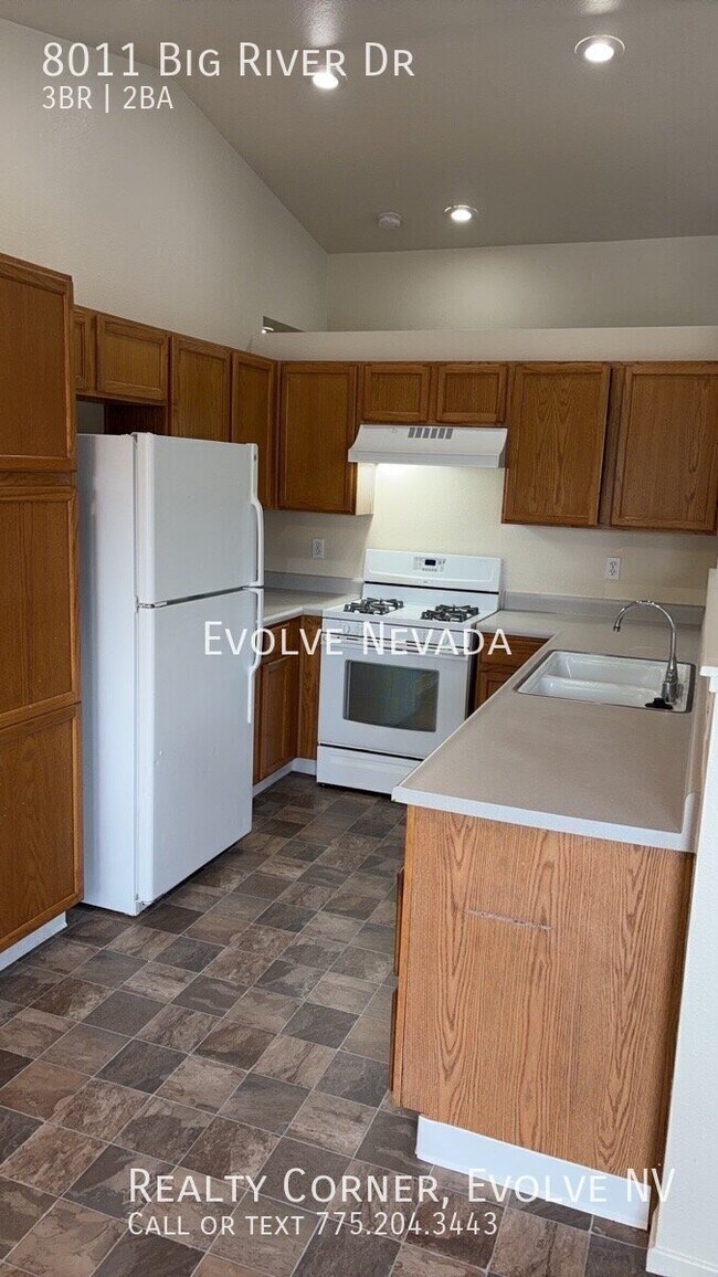 Foto del edificio - 8011 Big River Dr