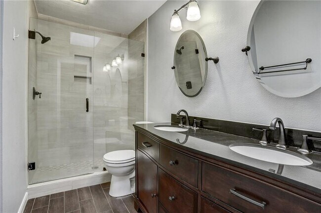Foto del edificio - 9822 Timber Ridge Pass