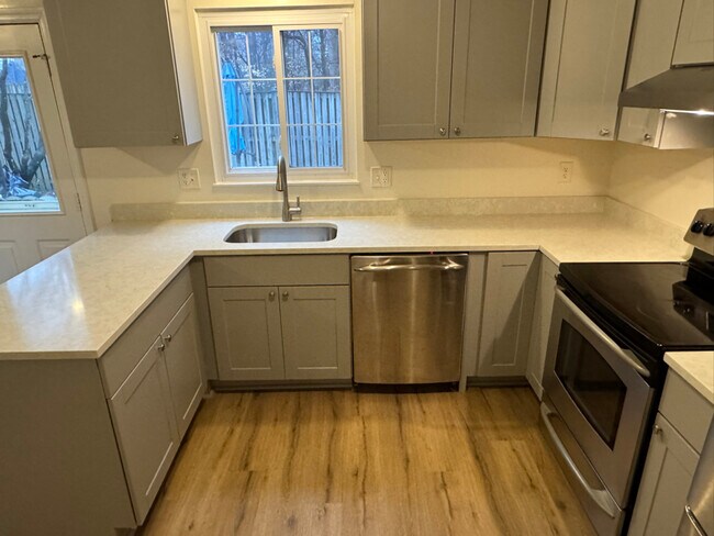 Foto del edificio - 8340 Bark Tree Ct