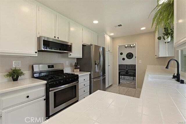Building Photo - 55 Avignon Ave