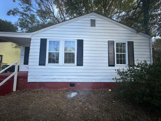 Building Photo - Renovated 3 Bedroom 2 Bathroom - Available...