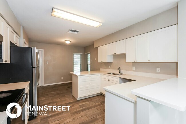 Foto del edificio - 17606 Shadyside Cir