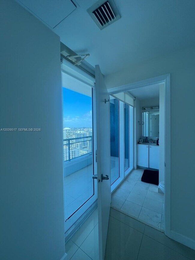 Foto del edificio - 60 SW 13th St
