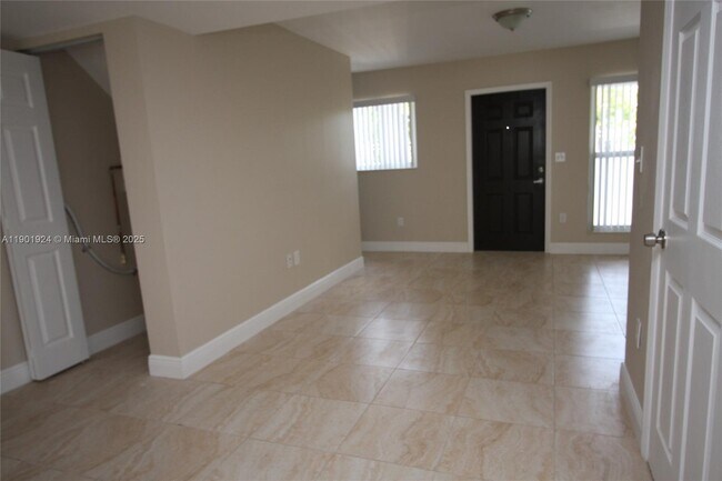 Foto del edificio - 479 NW 19th St